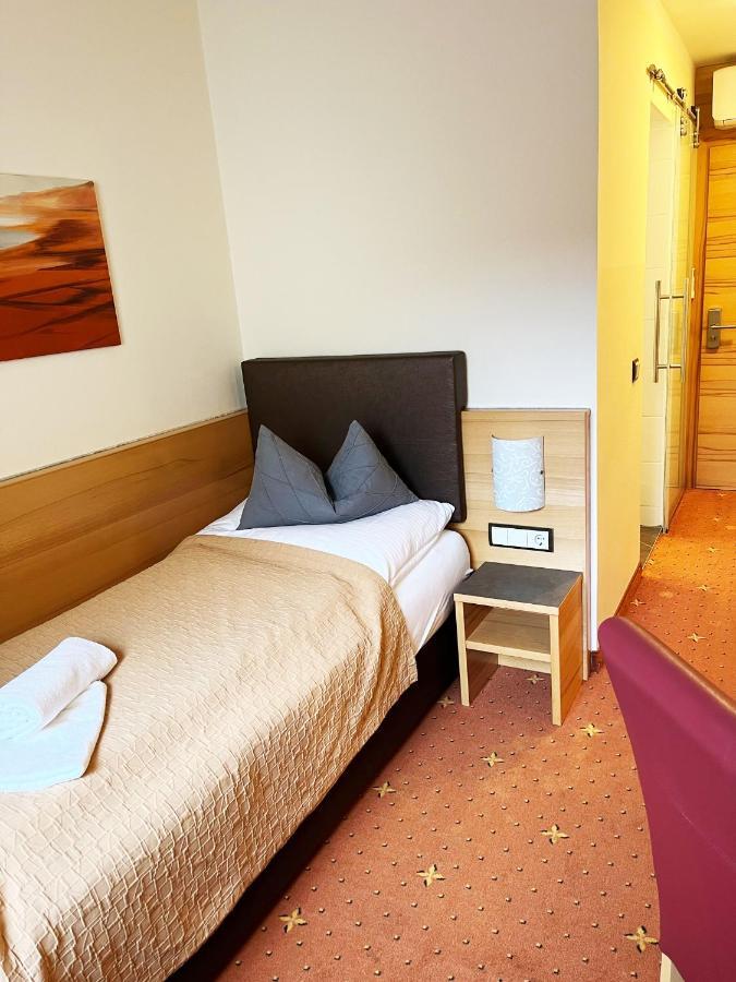 Tinschert Hotel-Restaurant-Partyservice Schwertberg Exteriör bild